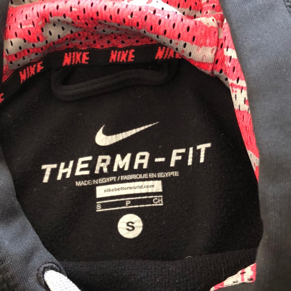 Nike Therma-Fit hoodie - Picture 3 of 3